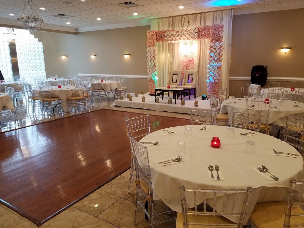 Bar B Q Tonight Live | restaurant | 45965 Regal Plaza, Sterling, VA 20165, USA | 2022134797 OR +1 202-213-4797