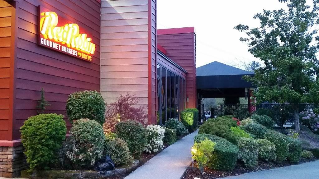 Red Robin Gourmet Burgers and Brews | restaurant | 2390 148th Ave NE, Redmond, WA 98052, USA | 4256413810 OR +1 425-641-3810