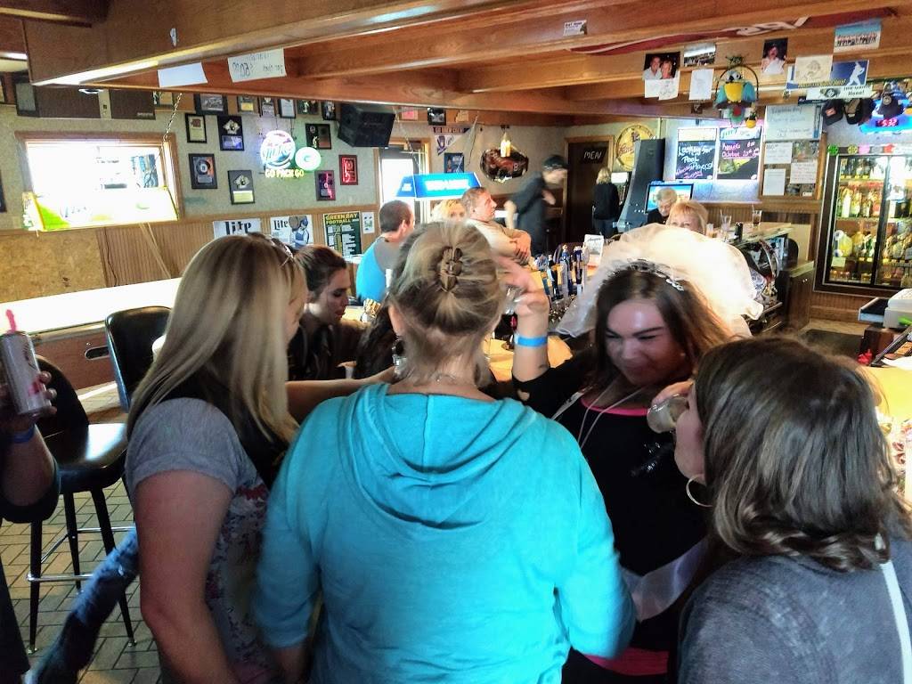 Augies Bar & Grill LLC | restaurant | 206 Willow St, Luxemburg, WI 54217, USA | 9208455030 OR +1 920-845-5030