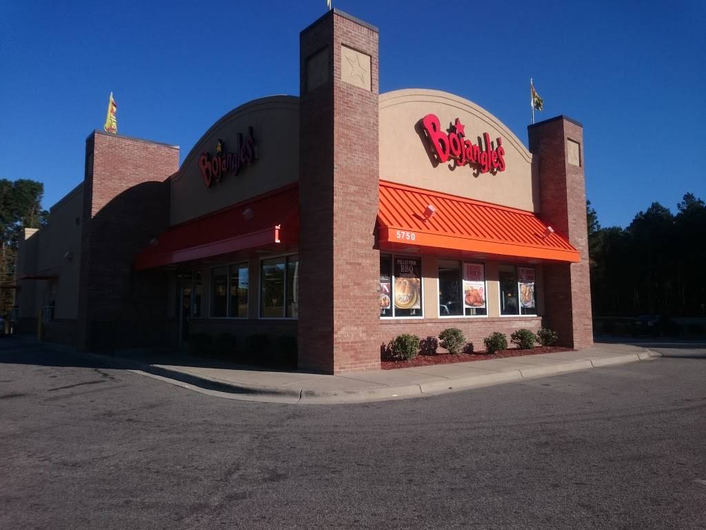 Bojangles Famous Chicken n Biscuits | restaurant | 5750 Corporation Dr, Hope Mills, NC 28348, USA | 9104263343 OR +1 910-426-3343