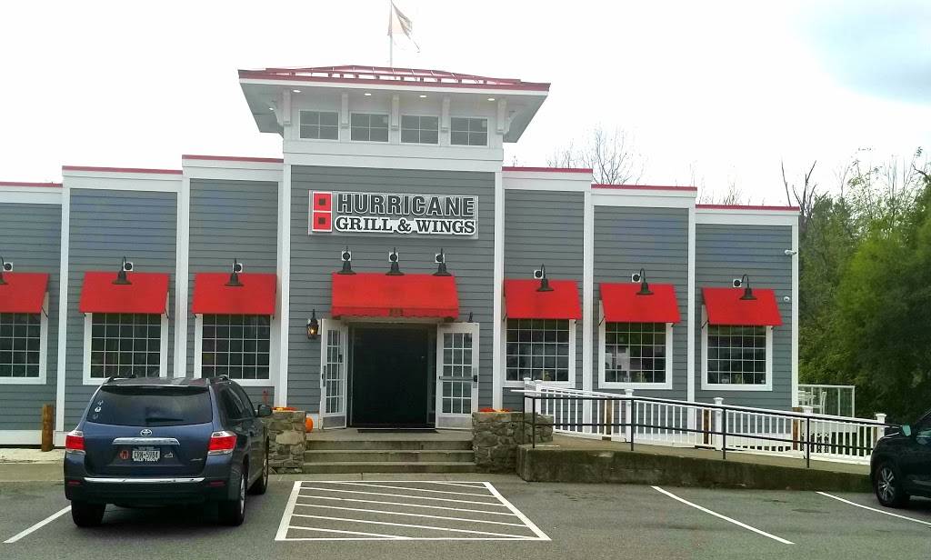 Hurricane Grill & Wings | restaurant | 829 Broadway, Newburgh, NY 12550, USA | 8455628200 OR +1 845-562-8200