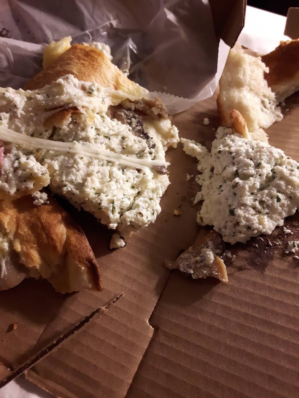 Queen of Harts Pizza | restaurant | 10 Lafayette Street, Queensbury, NY 12804, USA | 5187984278 OR +1 518-798-4278