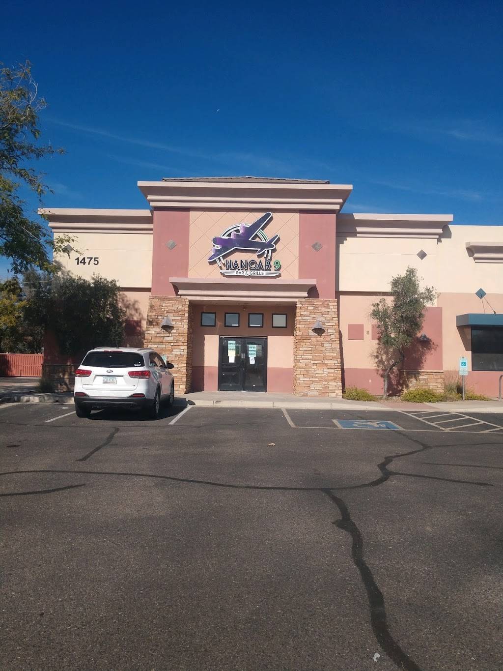 Hangar 9 Bar & Grille | restaurant | 1475 W Elliot Rd, Gilbert, AZ 85233, USA | 4809639336 OR +1 480-963-9336