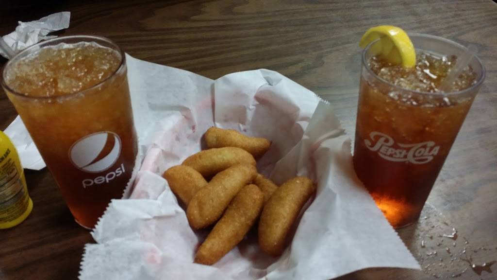 Village Inn Seafood & BBQ | restaurant | 3345 Martin Luther King Jr Dr, Lumberton, NC 28358, USA | 9107392050 OR +1 910-739-2050