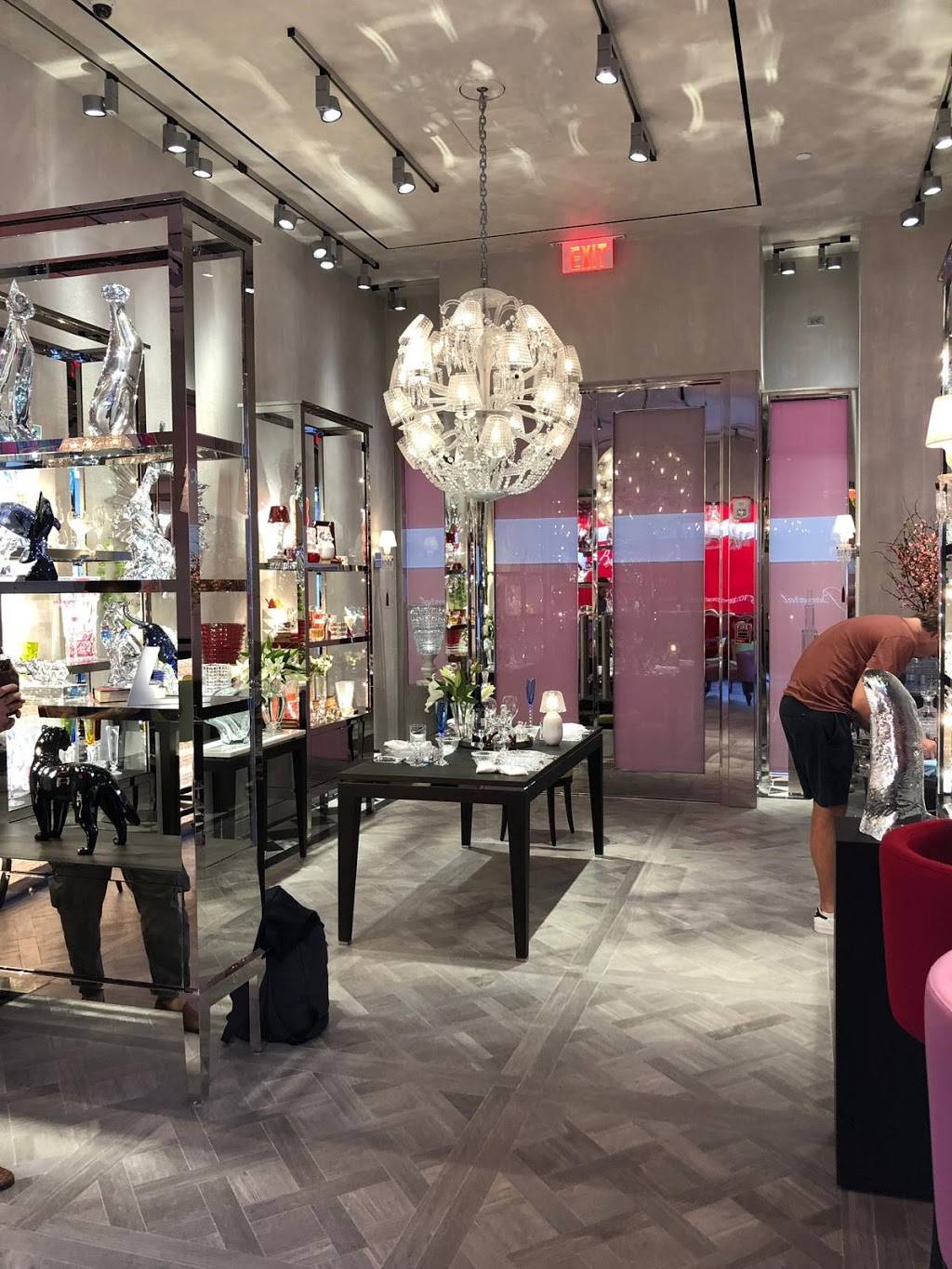 Baccarat Boutique BBar & Lounge | restaurant | 140 NE 39th St Space 210, Miami, FL 33137, USA | 7868705809 OR +1 786-870-5809