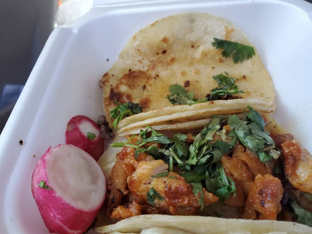 Pattys Pupusas | restaurant | 1676 W Charter Way, Stockton, CA 95206, USA | 2094236365 OR +1 209-423-6365