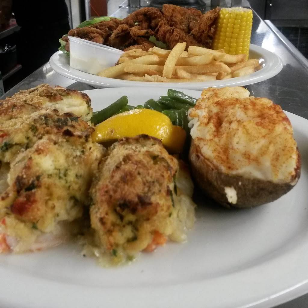 Allettos Restaurant | restaurant | 218 E Montauk Hwy, Lindenhurst, NY 11757, USA | 6312269205 OR +1 631-226-9205