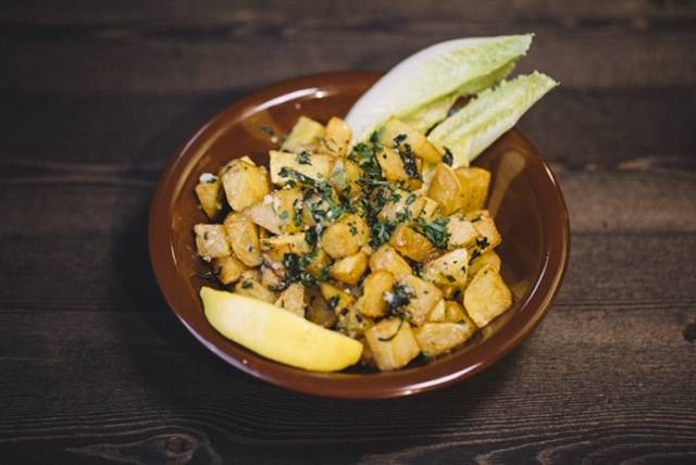 Kabab Village | restaurant | 6124 Tecumseh Rd E, Windsor, ON N8T 1E6, Canada | 5199743407 OR +1 519-974-3407