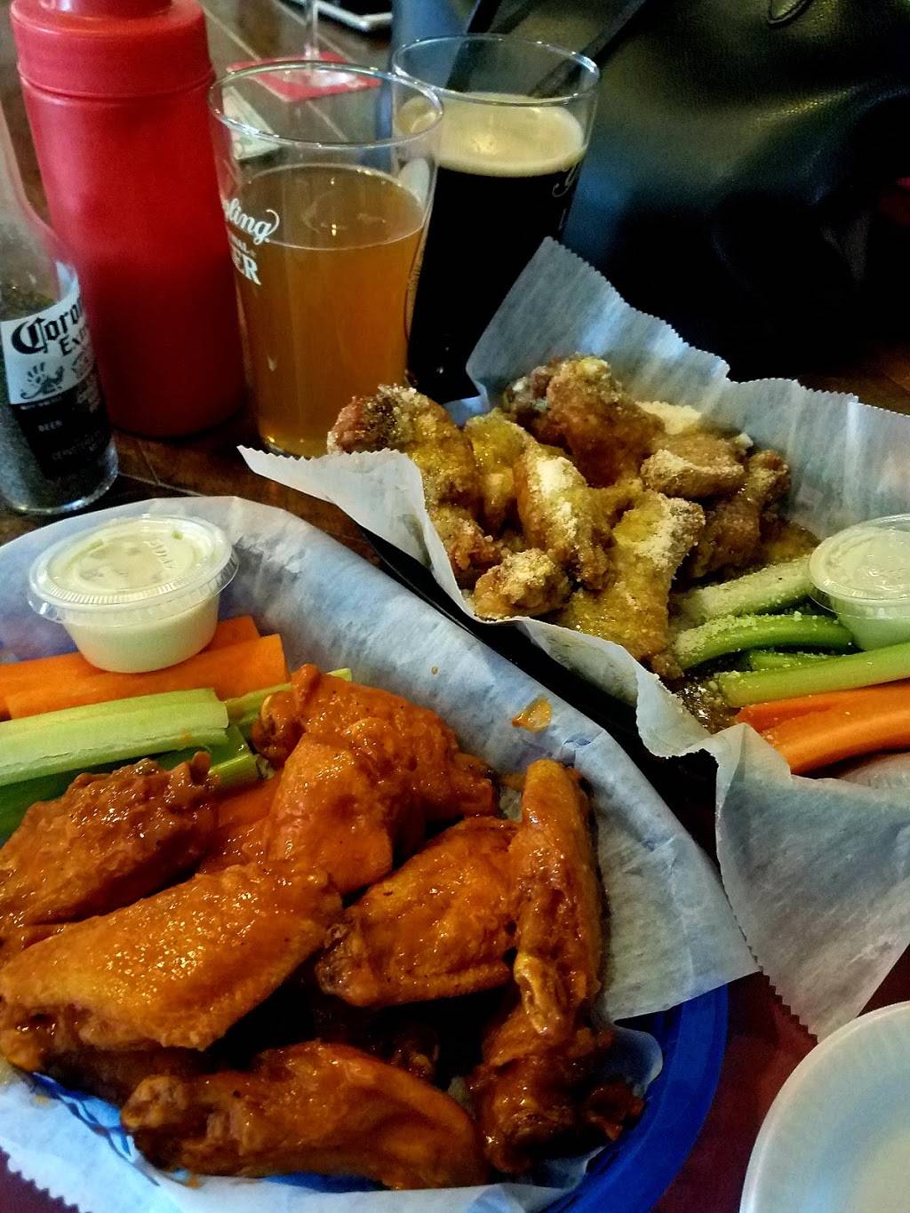 Jerzie Joes Sports Bar & Grill | restaurant | 202 Newell St, Southington, CT 06489, USA | 8606210025 OR +1 860-621-0025