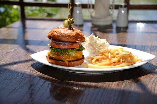 Chicanes Restaurant & Bar | restaurant | 3101 Golfview Rd, Sebring, FL 33870, USA | 8633140348 OR +1 863-314-0348