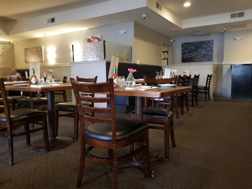 Buds Seafood Grille | restaurant | 314 Lincoln Center, Stockton, CA 95207, USA | 2099560270 OR +1 209-956-0270