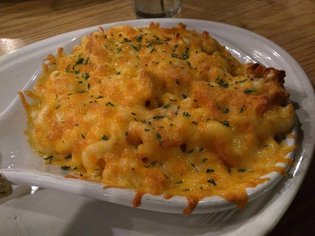 Market Street Grill And Pub | restaurant | 1677 E Market St, Akron, OH 44305, USA | 3307336279 OR +1 330-733-6279