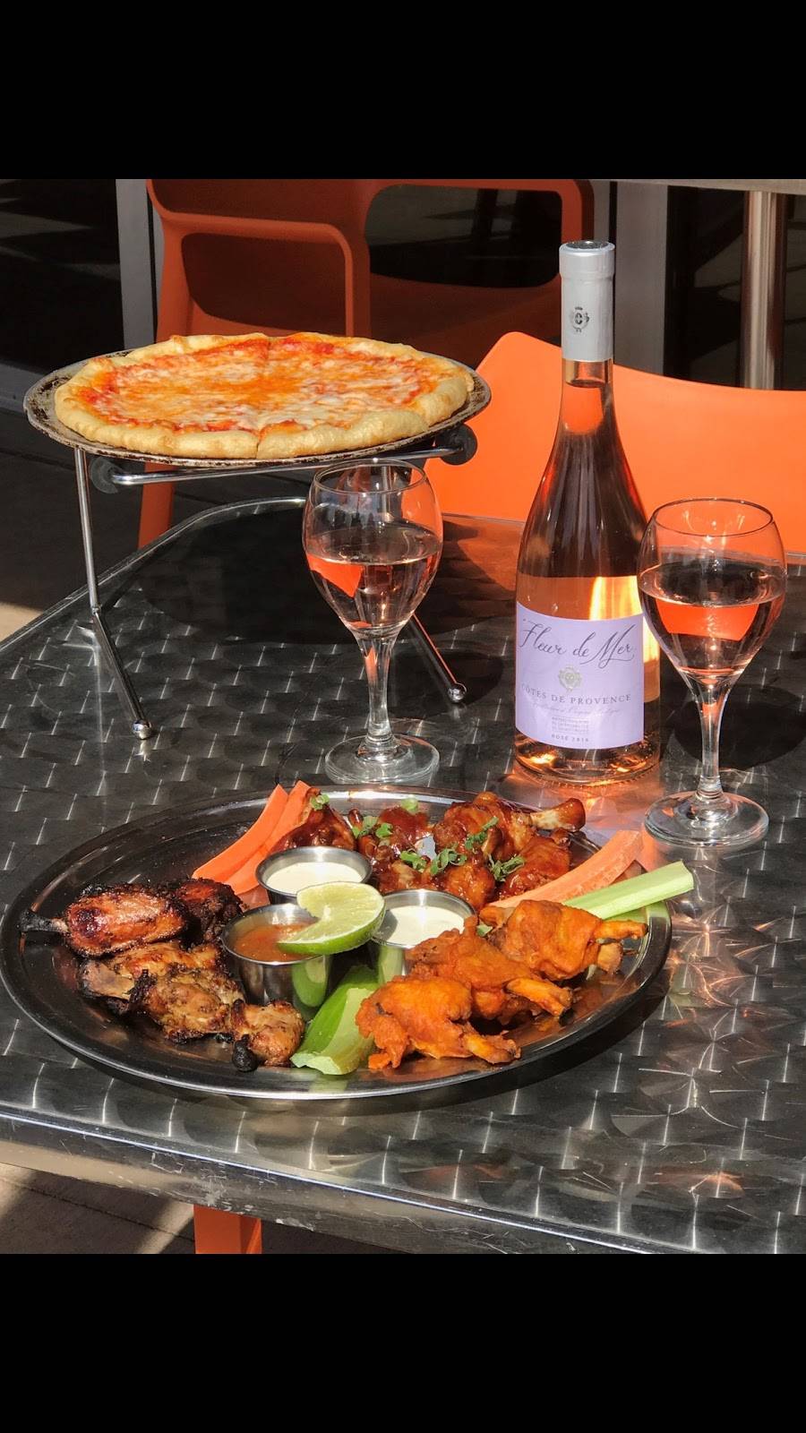 Kings Dining & Entertainment World Headquarters | restaurant | 35 Walnut St #200, Wellesley, MA 02481, USA | 8555222695 OR +1 855-522-2695