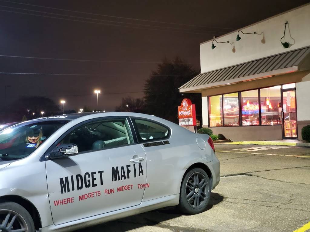 Popeyes Louisiana Kitchen | restaurant | 1074 E County Line Rd, Ridgeland, MS 39157, USA | 6019573007 OR +1 601-957-3007