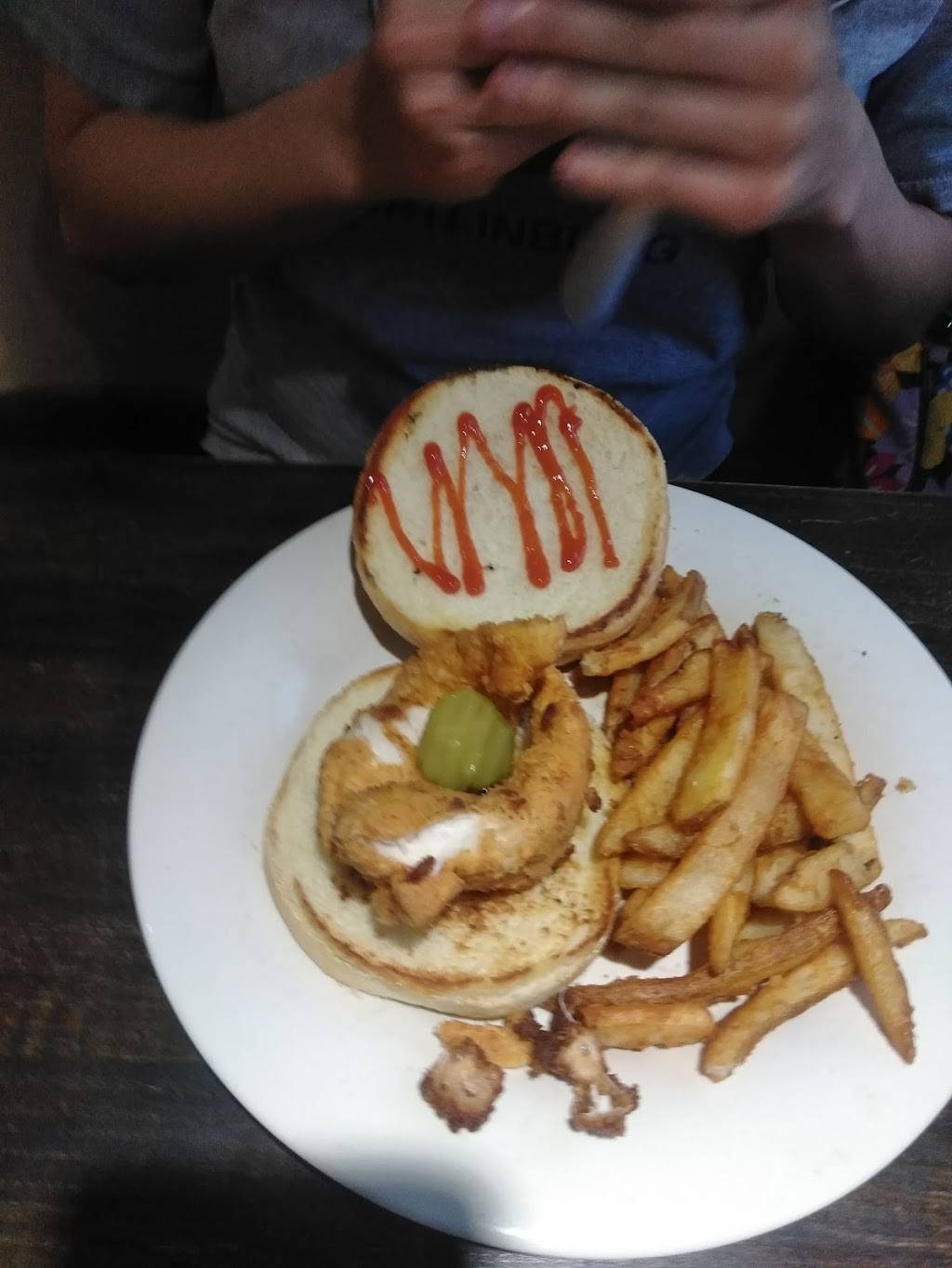 Redzone Sports Grill | restaurant | 4979 US-31, Calera, AL 35040, USA | 2056684880 OR +1 205-668-4880