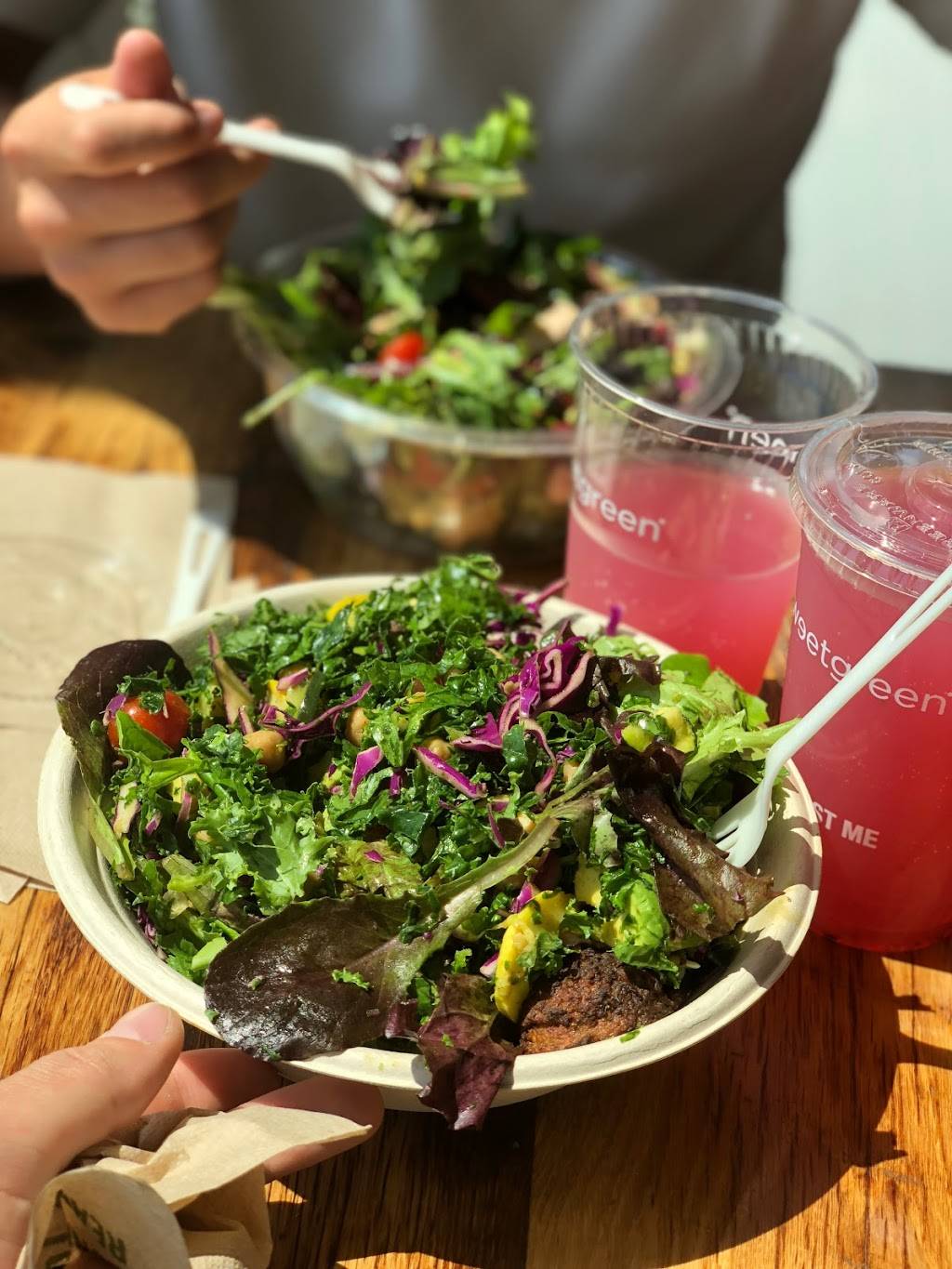 sweetgreen | meal takeaway | 675 Market St, Lynnfield, MA 01940, USA | 7813425540 OR +1 781-342-5540