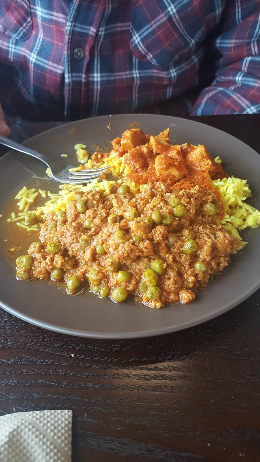 Gogis Cafe | restaurant | 230 Salem St, Chico, CA 95928, USA | 5308913570 OR +1 530-891-3570