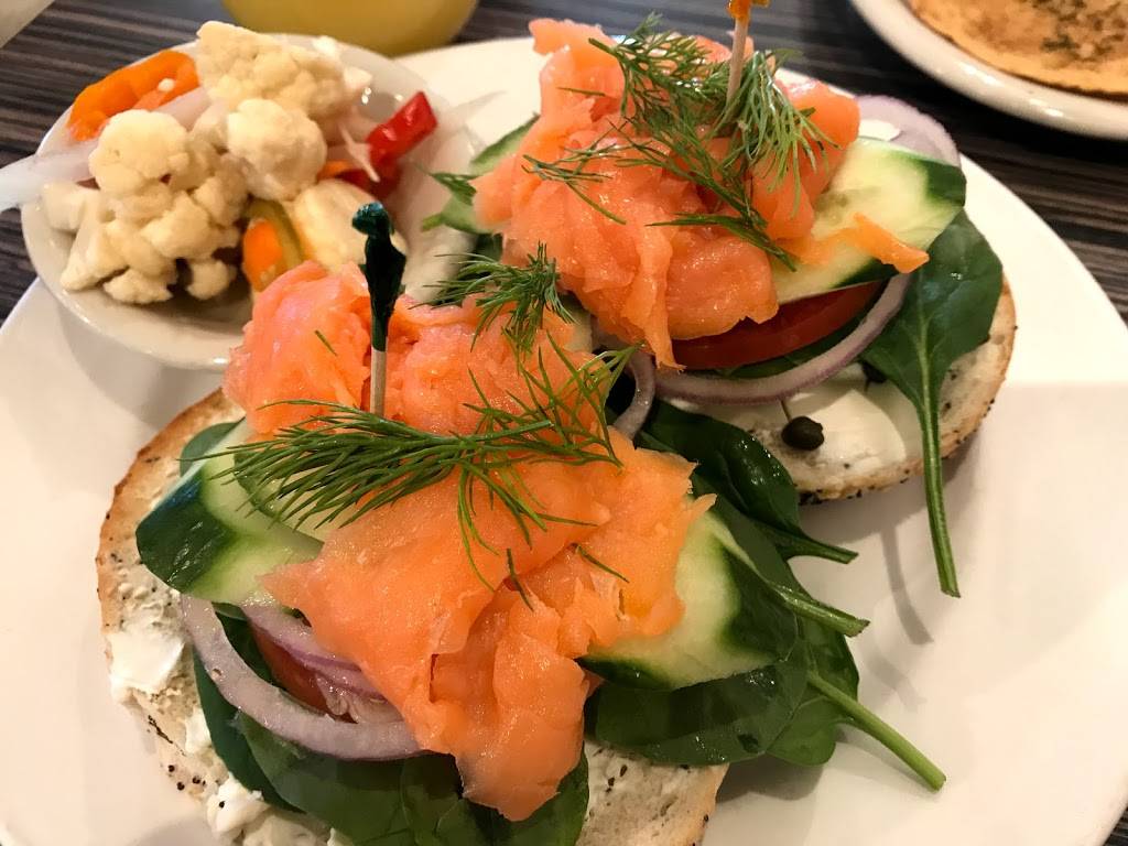 Highs Cafe & Store | restaurant | 726 High St, Comfort, TX 78013, USA | 8309954995 OR +1 830-995-4995