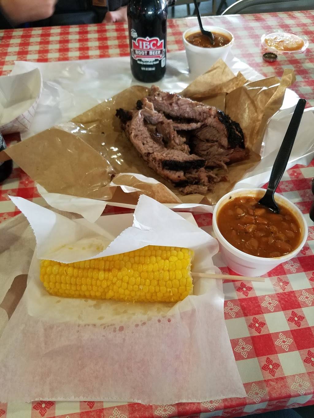 Rudys "Country Store" and Bar-B-Q | restaurant | 6401 S Desert Blvd, El Paso, TX 79912, USA | 9155878397 OR +1 915-587-8397