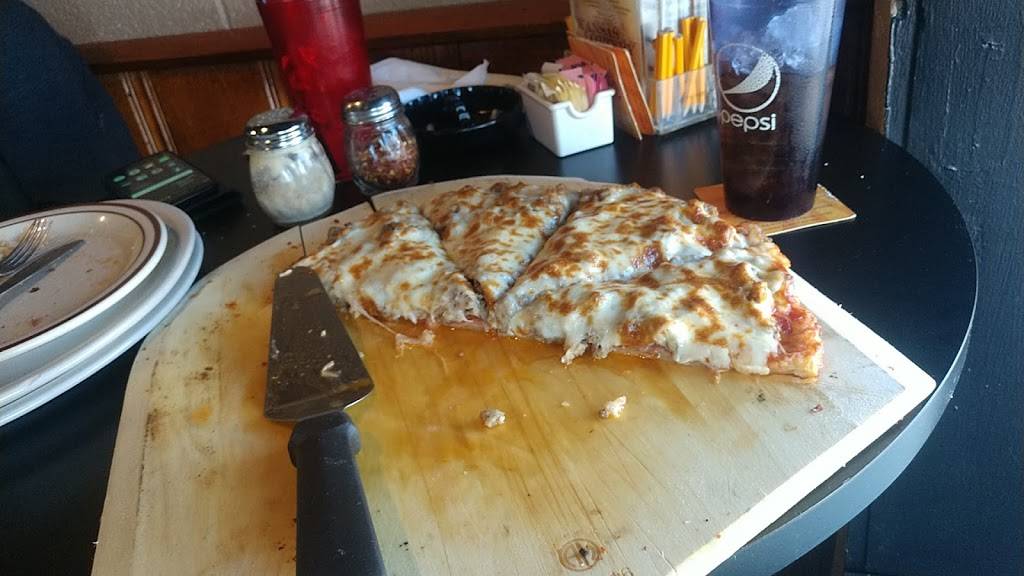 Bricks | restaurant | 409 State St, Augusta, KS 67010, USA | 3167750001 OR +1 316-775-0001