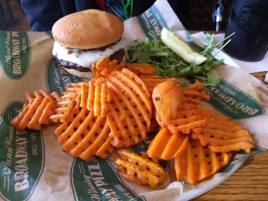 Broadway Bar & Pizza | restaurant | 11822 Aberdeen St NE, Blaine, MN 55449, USA | 7637555080 OR +1 763-755-5080