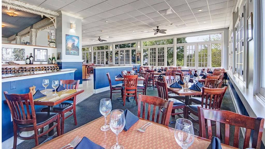 Pisces Rising | restaurant | 239 W 4th Ave, Mt Dora, FL 32757, USA | 3523852669 OR +1 352-385-2669