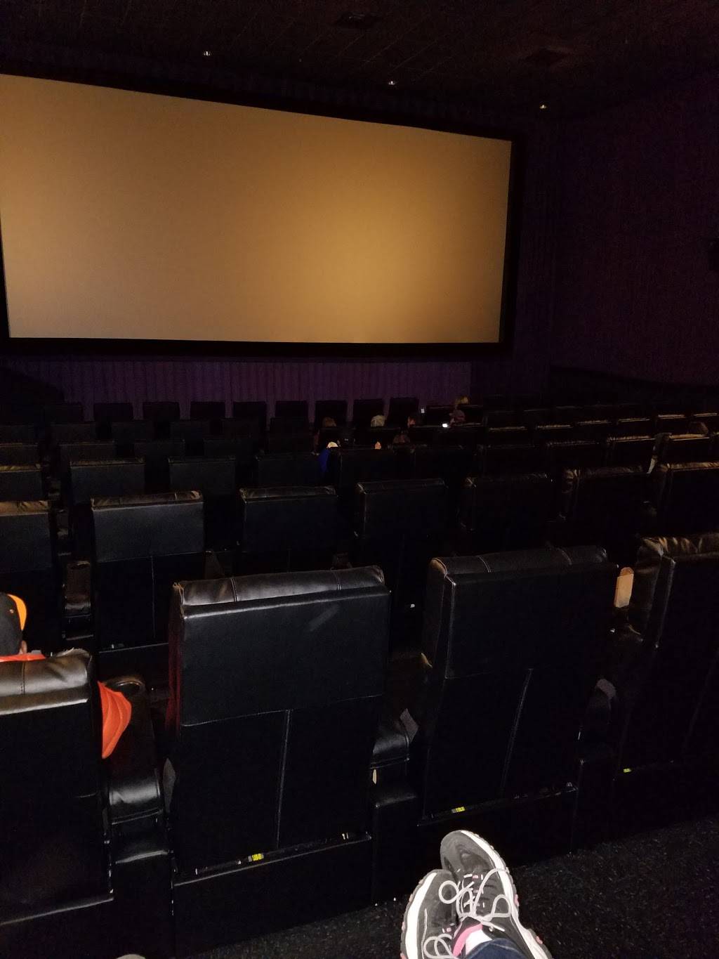 Cinemark Movies 8 | meal takeaway | 1001 Barnes Crossing Rd, Tupelo, MS 38804, USA | 6628448256 OR +1 662-844-8256