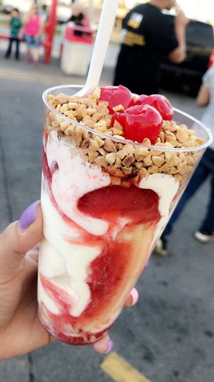 Leons Frozen Custard | restaurant | 3131 S 27th St, Milwaukee, WI 53215, USA | 4143831784 OR +1 414-383-1784