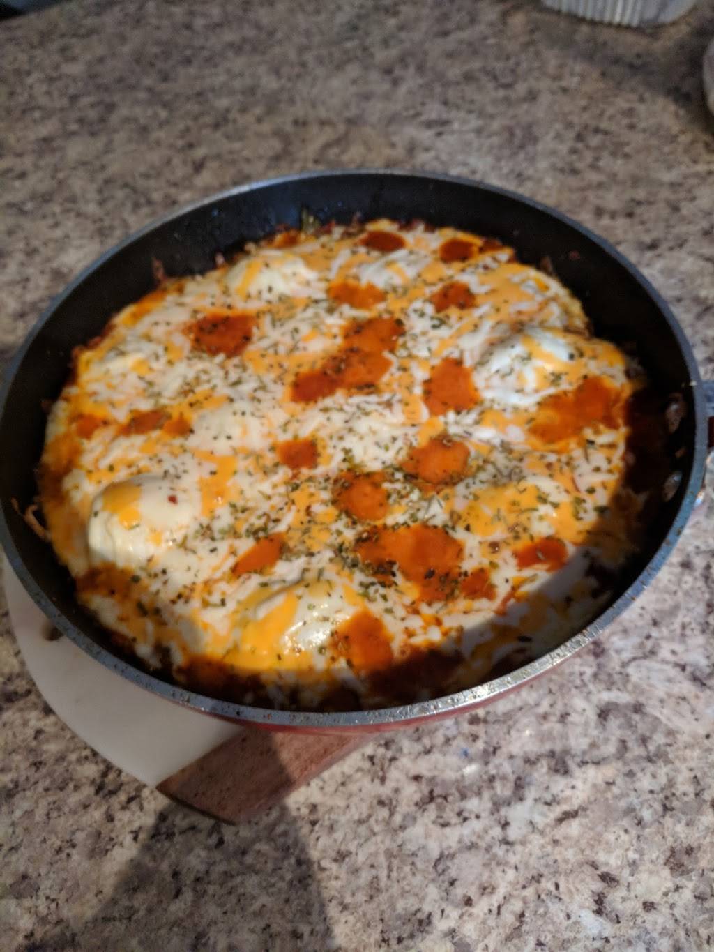 Royal Pizza & Wings | restaurant | Battlefield Square, 826 Queenston Rd, Stoney Creek, ON L8G 4A8, Canada | 9056648585 OR +1 905-664-8585