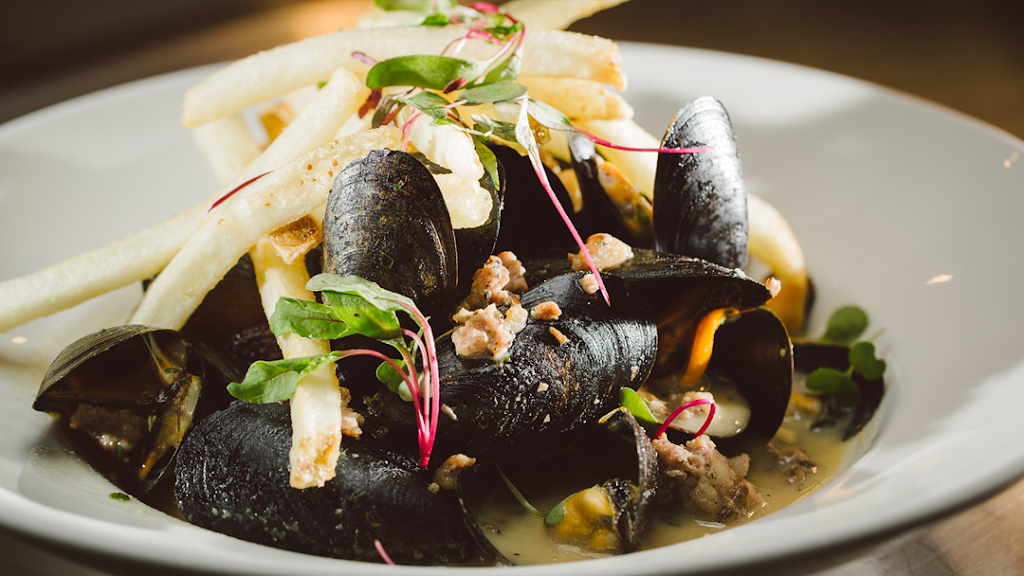 Stillwaters Tavern | restaurant | 224 Beach Dr NE, St. Petersburg, FL 33701, USA | 7273501019 OR +1 727-350-1019