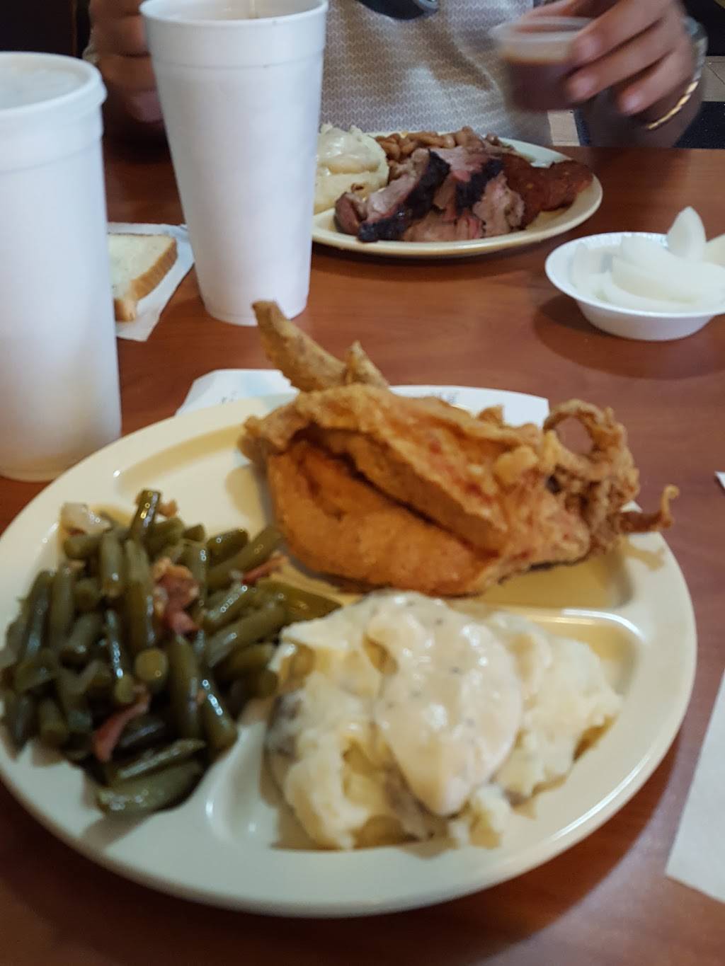 J&J BBQ & Burgers | restaurant | 300 W Whitestone Blvd, Cedar Park, TX 78613, USA | 5129180314 OR +1 512-918-0314