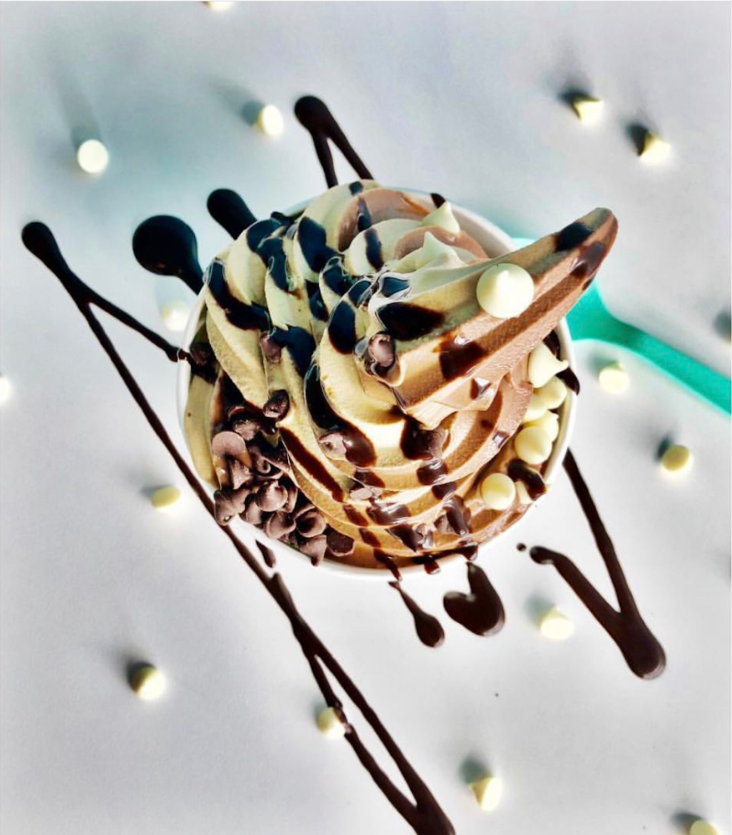 Yogurtini Plaza | restaurant | 4853 Main St, Kansas City, MO 64112, USA | 8165312201 OR +1 816-531-2201