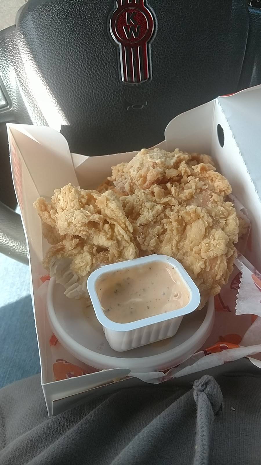 Popeyes Louisiana Kitchen | restaurant | 530 John F. Kennedy Memorial Hwy, Newark, DE 19702, USA | 3027318599 OR +1 302-731-8599