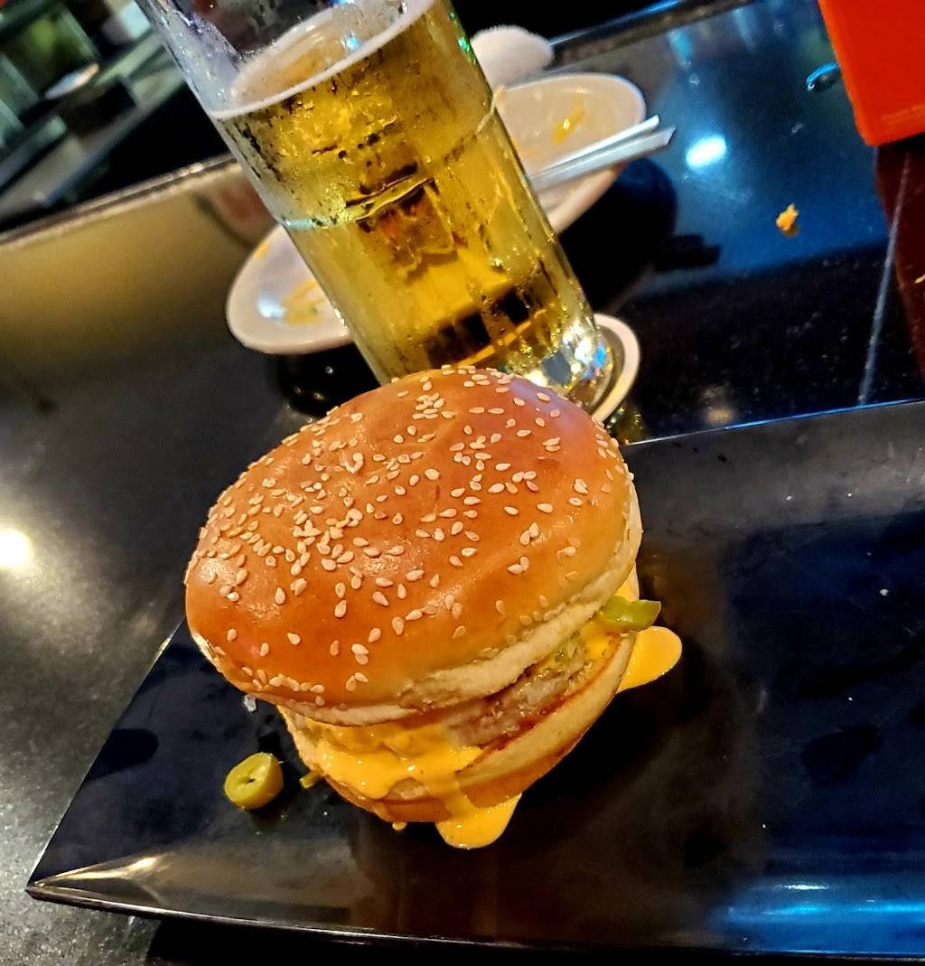 The Press Box Sports Bar & Grille | restaurant | 5601 S 56th St, Lincoln, NE 68516, USA | 4022613859 OR +1 402-261-3859