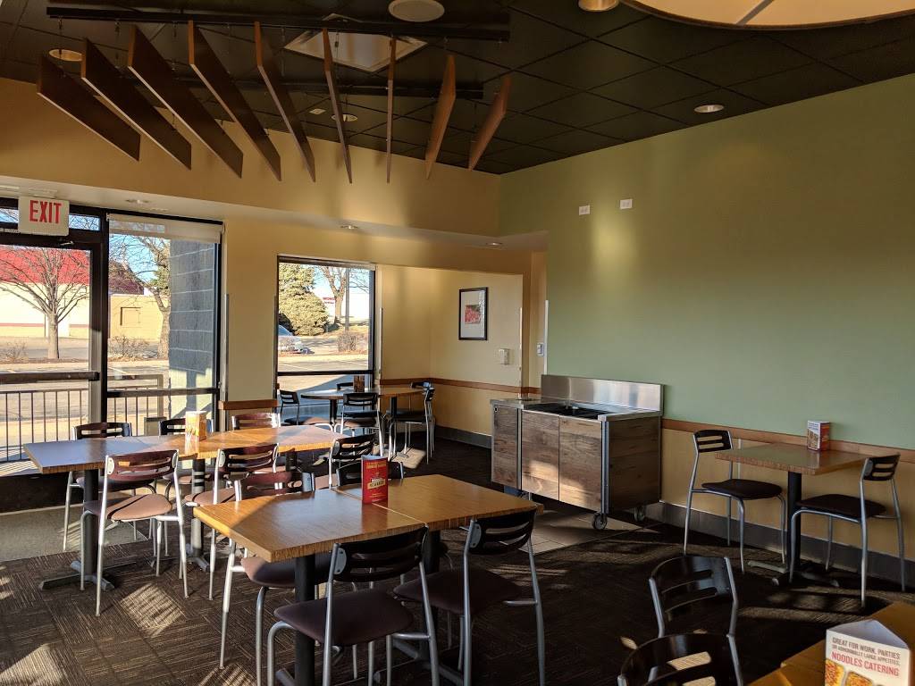 Noodles and Company | restaurant | 2110 SW Wanamaker Rd, Topeka, KS 66614, USA | 7852712317 OR +1 785-271-2317