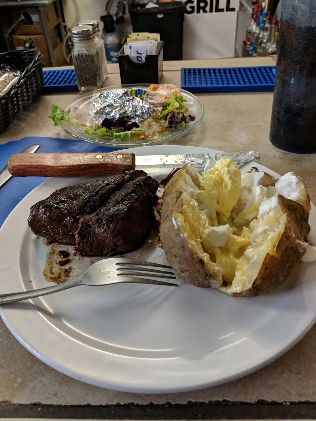 Jodis Grill | restaurant | 208 Santa Fe Ave, La Junta, CO 81050, USA | 7193841408 OR +1 719-384-1408