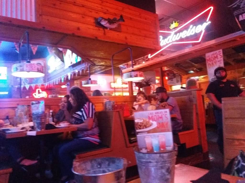 Texas Roadhouse | restaurant | 100 Highway 332 West Suite 1126, Lake Jackson, TX 77566, USA | 9792997427 OR +1 979-299-7427