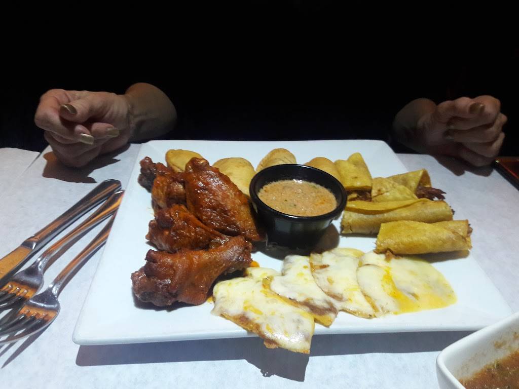 El Coyote | restaurant | 2, 70-09 Austin St, Forest Hills, NY 11375, USA | 7182680777 OR +1 718-268-0777