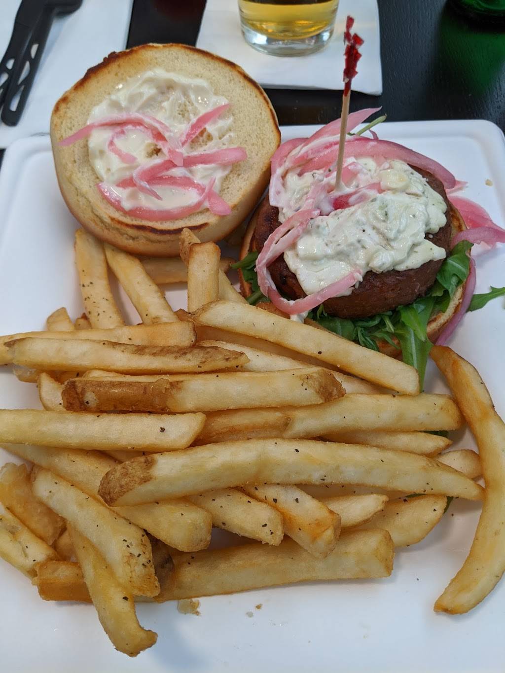 Harry Carays | restaurant | 5700 S Cicero Ave, Chicago, IL 60638, USA | 7739486300 OR +1 773-948-6300