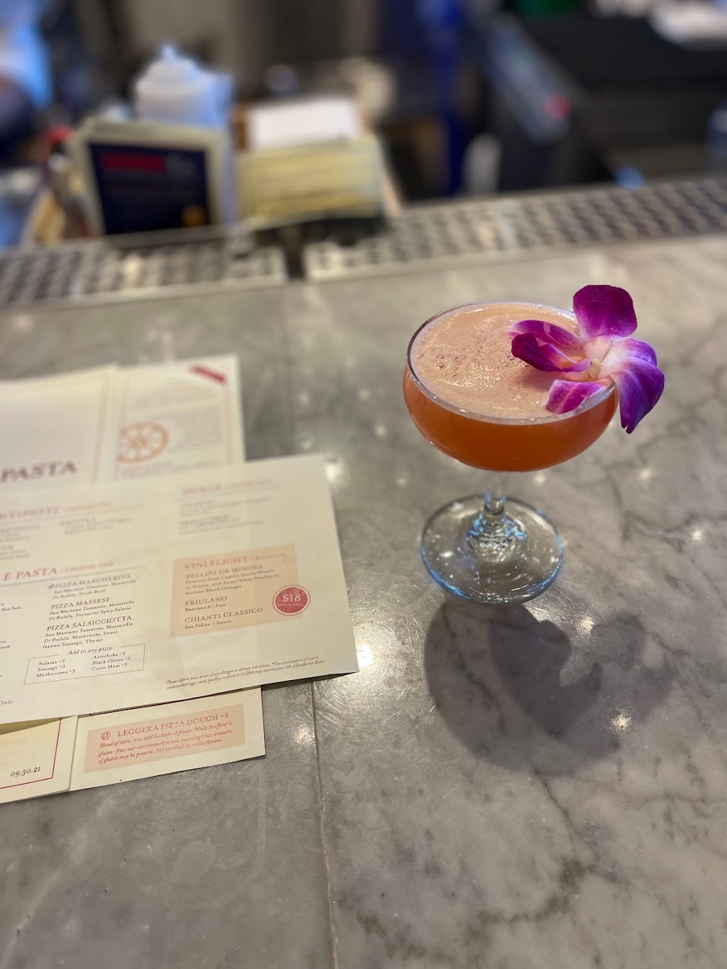 La Pizza & La Pasta | restaurant | 1801 Avenue of the Stars #1410, Los Angeles, CA 90067, USA | 2133108010 OR +1 213-310-8010