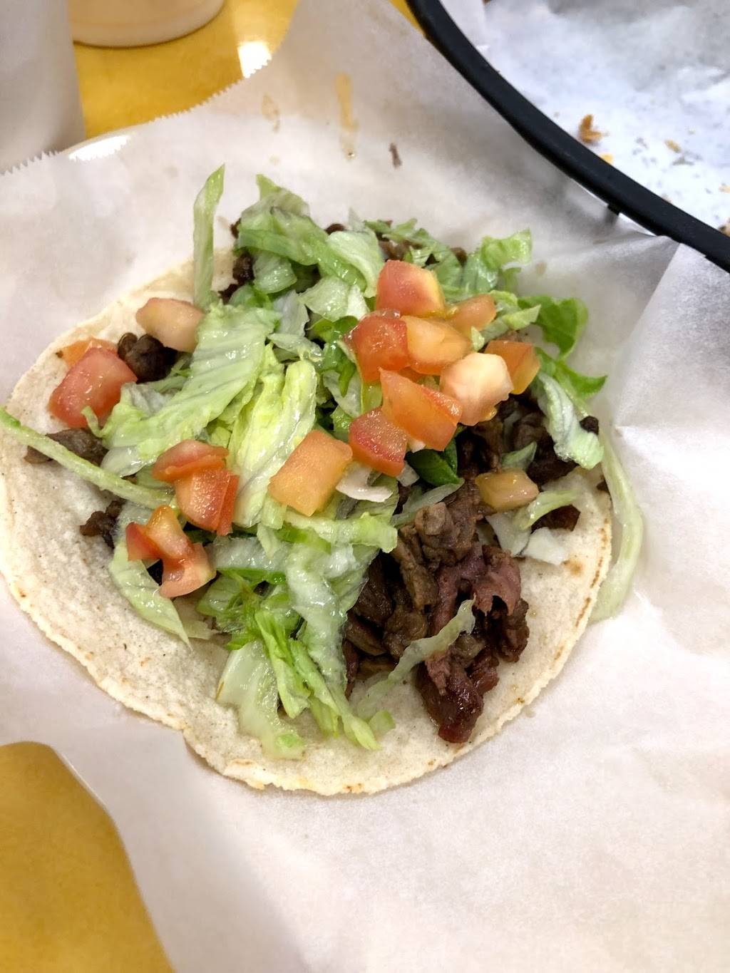 Taqueria Vallarta | restaurant | 215 S Sunset Strip St, Kenedy, TX 78119, USA | 8305832600 OR +1 830-583-2600