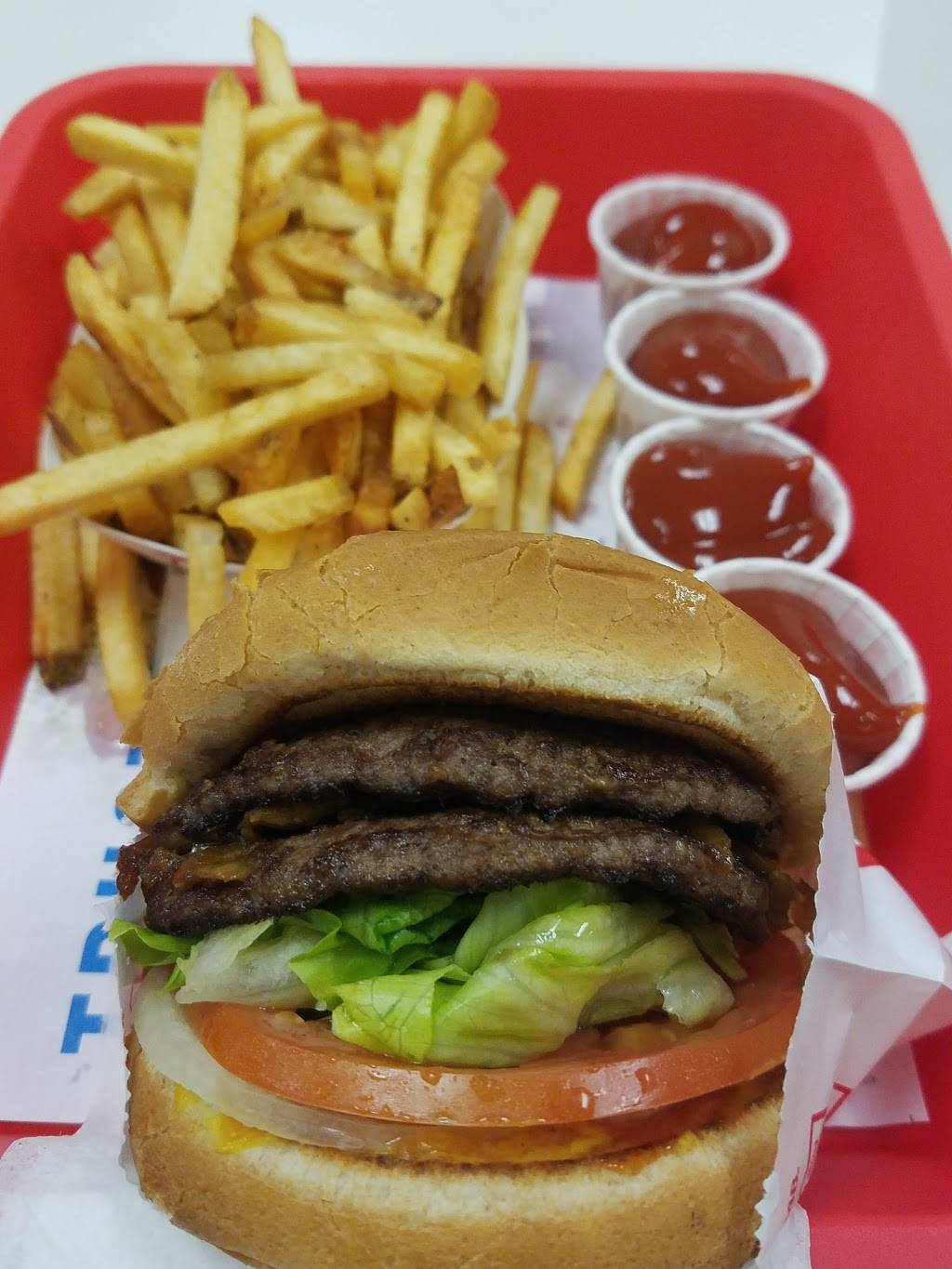 In-N-Out Burger | restaurant | 3211 Harbor Blvd, Costa Mesa, CA 92626, USA | 8007861000 OR +1 800-786-1000