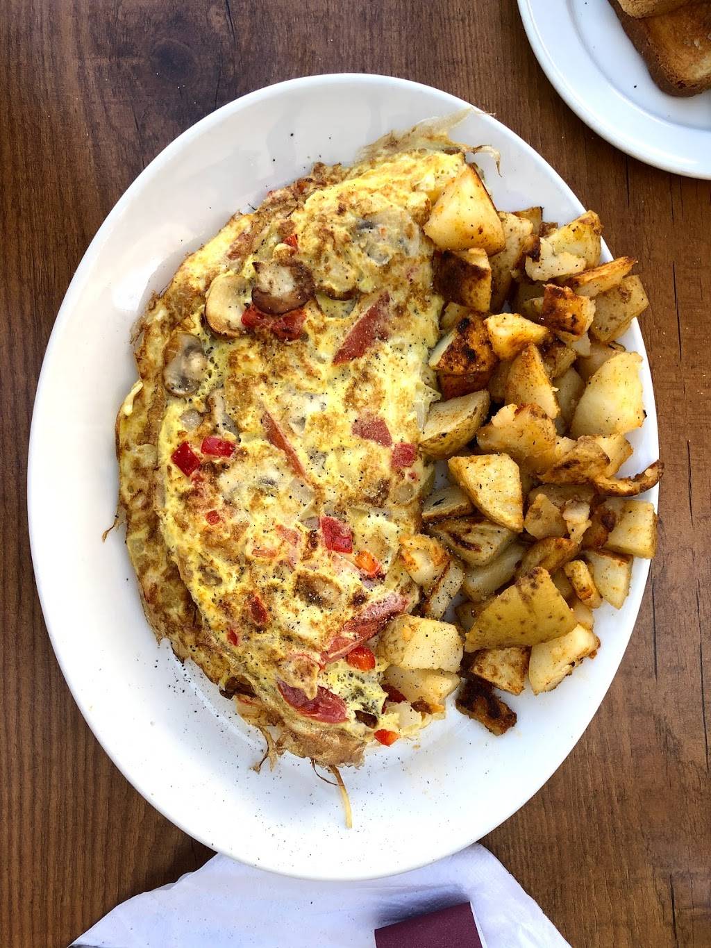 Sunset Grill | restaurant | 266 Hays Blvd, Oakville, ON L6H 7P3, Canada | 2897259700 OR +1 289-725-9700