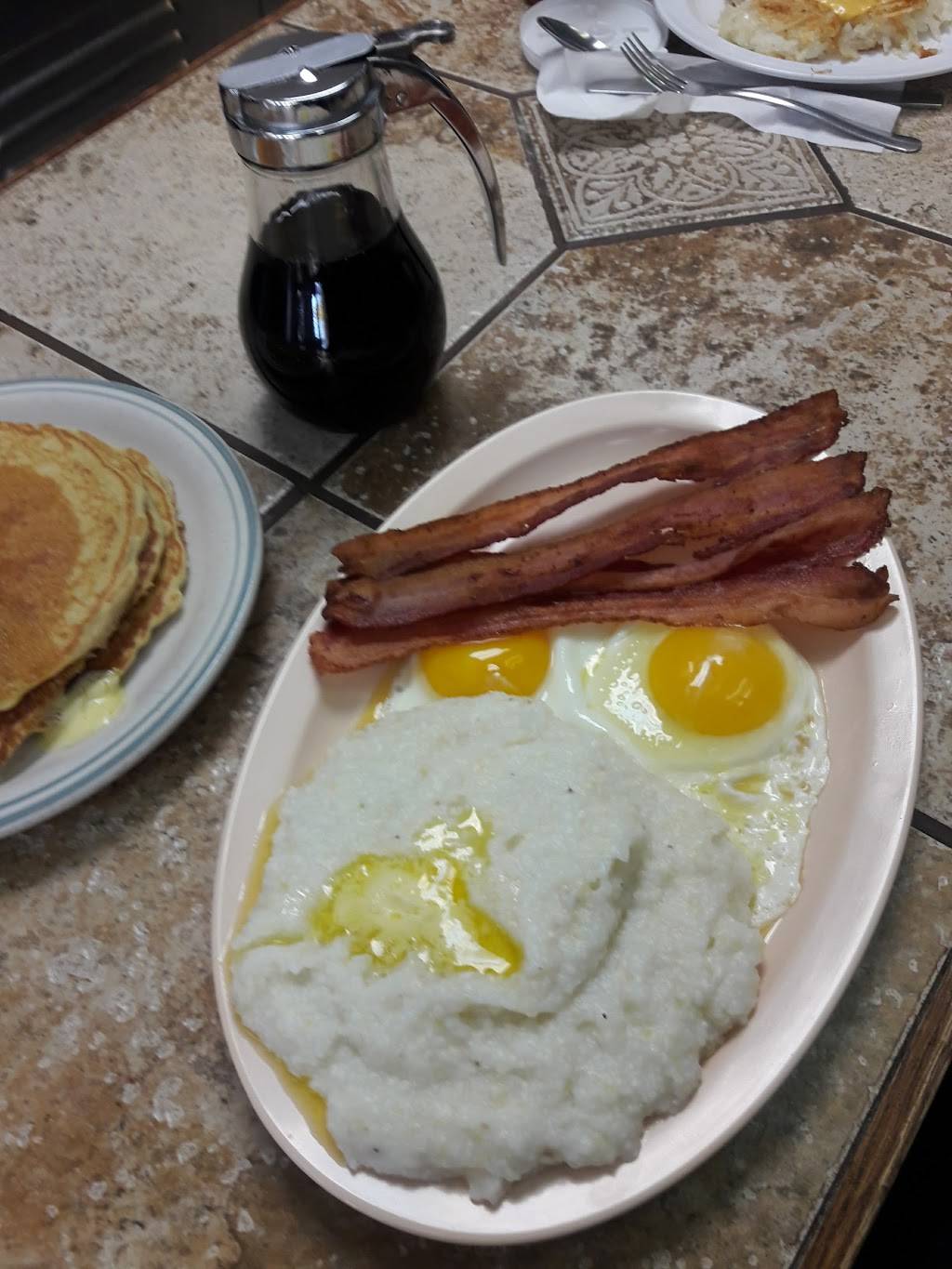 Joes Grill | restaurant | 5102 S Racine Ave, Chicago, IL 60609, USA | 7735483173 OR +1 773-548-3173