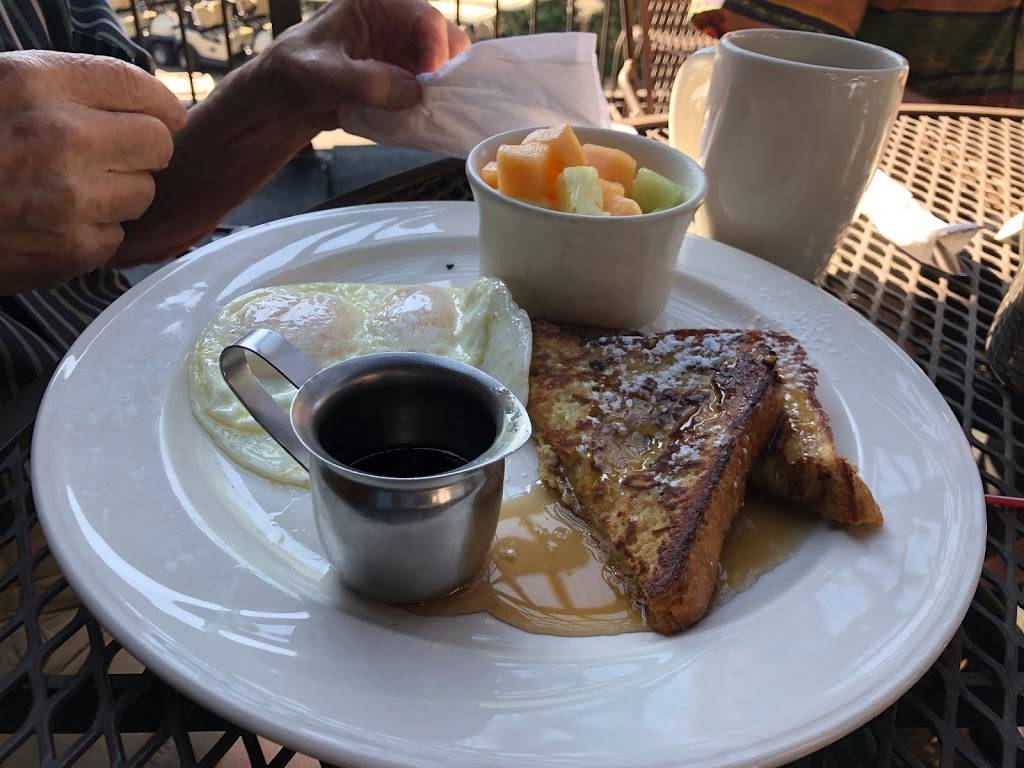 Den At Fox Hollow | restaurant | 13410 W Morrison Rd, Lakewood, CO 80228, USA | 3039869990 OR +1 303-986-9990