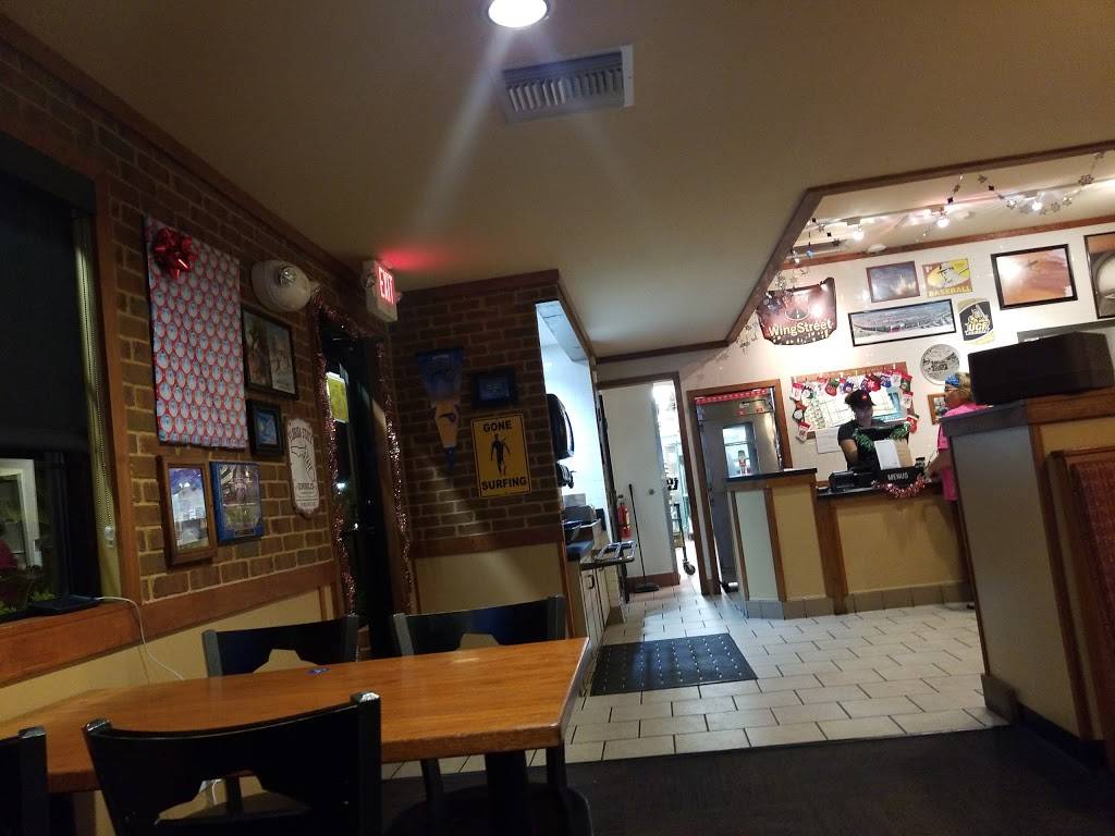 Pizza Hut | restaurant | 185 N Courtenay Pkwy, Merritt Island, FL 32953, USA | 3214544000 OR +1 321-454-4000