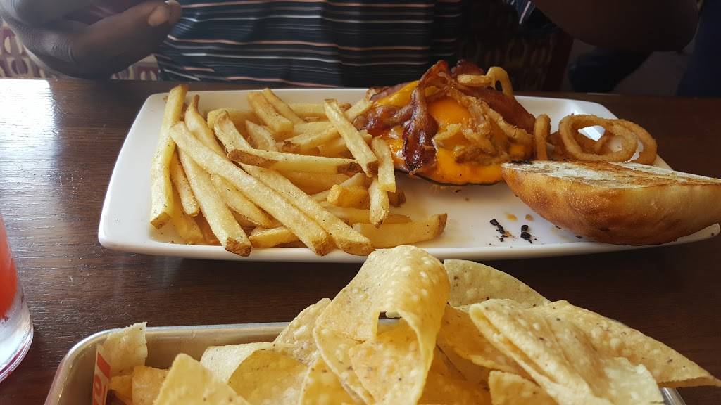 Applebees Grill + Bar | restaurant | 6464 E NW Hwy Suite 510, Dallas, TX 75231, USA | 2143617625 OR +1 214-361-7625