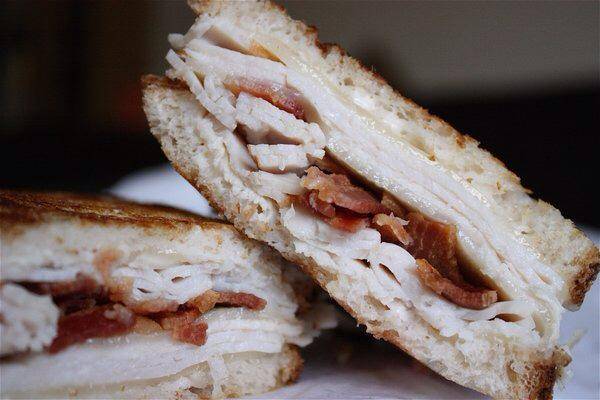 Mikes Deli | restaurant | 114 W Middle St, Chelsea, MI 48118, USA | 7344755980 OR +1 734-475-5980