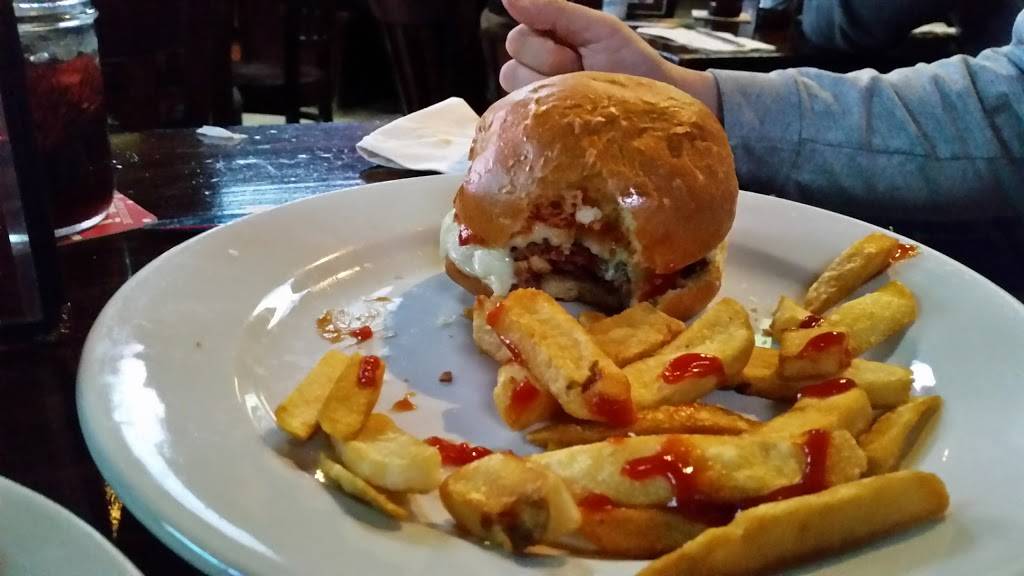 Salty Dog | restaurant | 7509 3rd Ave, Brooklyn, NY 11209, USA | 7182380030 OR +1 718-238-0030