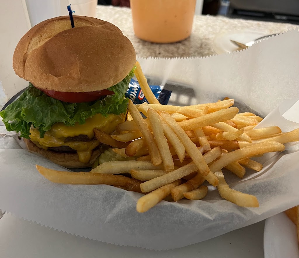 Marks Bar | restaurant | 148 W, MN-210, McGregor, MN 55760, USA | 2184268040 OR +1 218-426-8040